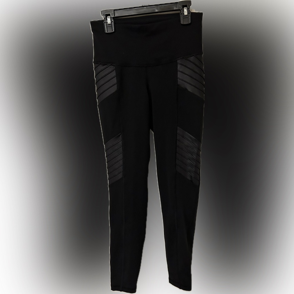 Black Old Navy Elevate Leggings